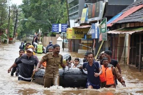 Mưa lớn ở Ấn Độ và Nepal khiến gần 100 người thiệt mạng