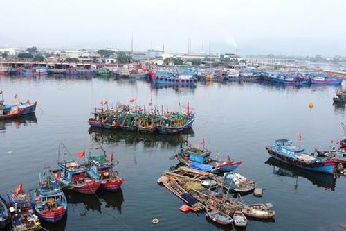 Nạo vét, khơi luồng cảng cá Lạch Bạng sau nhiều năm bồi lắng