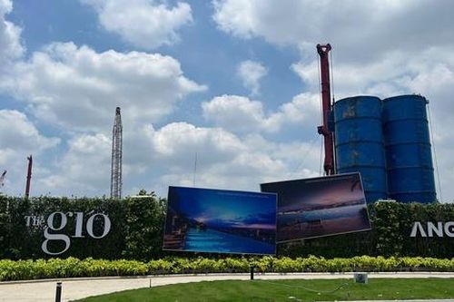 Bị ống thép dẫn bê tông rơi trúng, người đàn ông tử vong