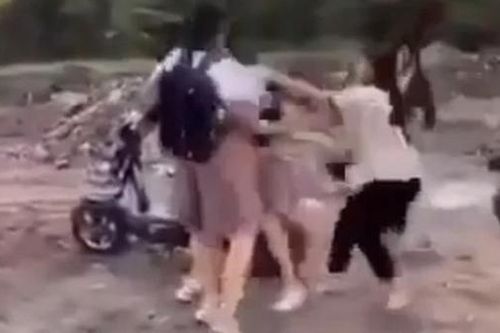 TP Hồ Chí Minh: Công an làm việc với nhóm đánh hội đồng nữ sinh