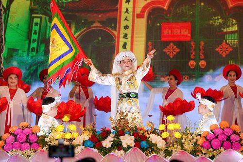 Hòa mình vào không gian tâm linh, nghệ thuật ở Liên hoan Diễn xướng Chầu văn Hải Phòng