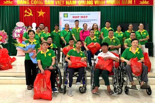 Câu lạc bộ Điểm tựa cuộc sống hưởng ứng Ngày Người khuyết tật Việt Nam