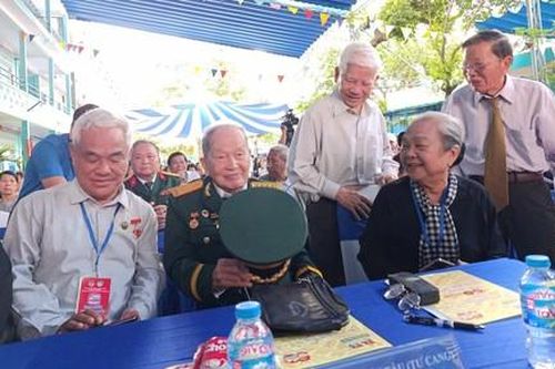 50 năm tự hào sáng mãi ngọn lửa thanh niên các Cơ quan Trung ương Cục miền Nam