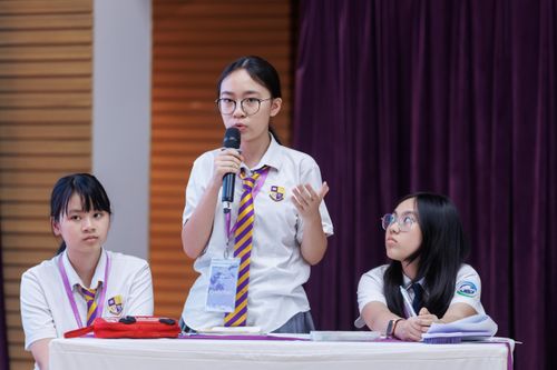 Học sinh 'ngược dòng' khám phá Hy Lạp cổ qua cuộc thi tiếng Anh triết học