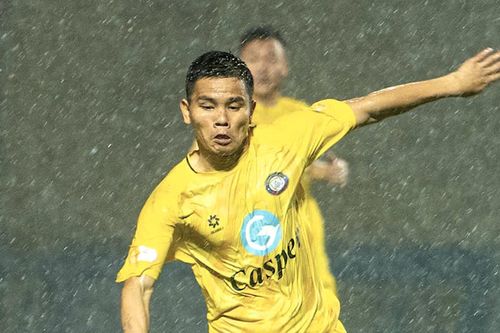 Độc lạ ở V.League: Đội bóng 3 lần bị gián đoạn trận đấu