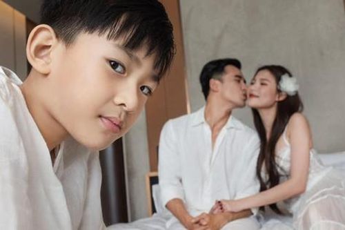 Gần 1 thập kỷ hôn nhân Thúy Diễm - Lương Thế Thành, bộ ảnh kỷ niệm con trai 7 tuổi lại chiếm 'spotlight'