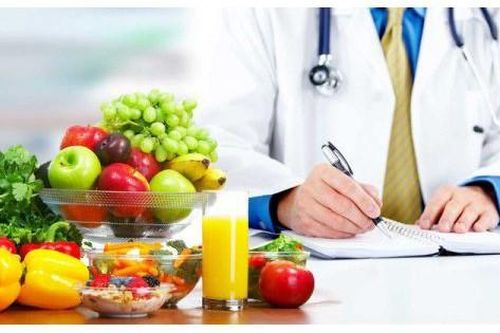Dinh dưỡng hỗ trợ sức khỏe thị giác cho người bị lác mắt