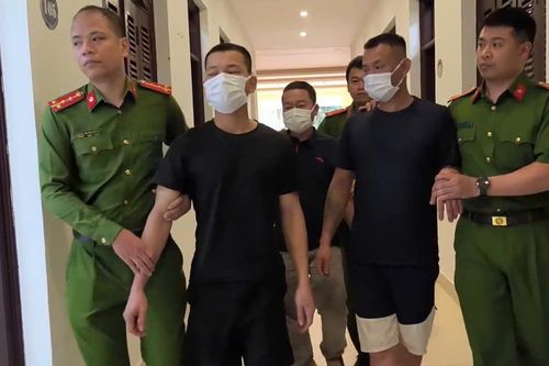 Bắt 3 đối tượng trong nhóm 'Lợn rừng' có dấu hiệu 'bảo kê' xây dựng tại quận Tây Hồ
