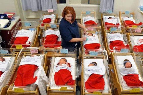 Tỷ lệ sinh 'lao dốc': Hồi chuông báo động cho tương lai nhân loại