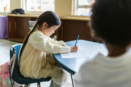 Thu nhập 35 triệu/tháng, phụ huynh không dám cho con học trường tư