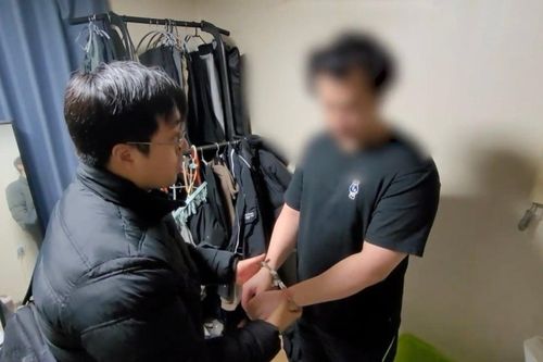 Bắt giữ nhóm đối tượng làm giả clip nóng của người nổi tiếng