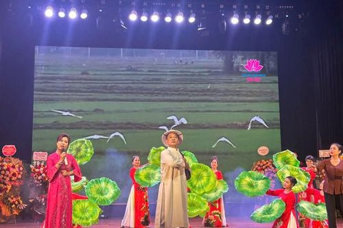 Đoàn nghệ thuật UNESCO Sen Việt tích cực 'kể' những câu chuyện văn hóa Việt Nam
