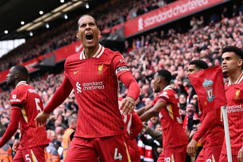 Van Dijk từ tội đồ thành người hùng, Liverpool xây chắc ngôi đầu Ngoại hạng Anh