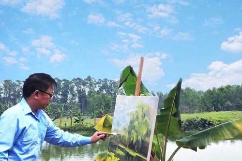 Người miệt mài níu giữ 'Sắc quê'