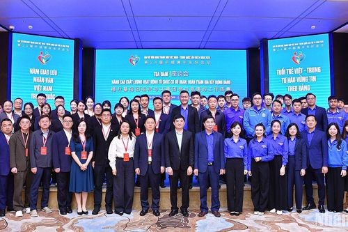 Thanh niên Việt Nam-Trung Quốc tọa đàm về công tác tham gia xây dựng Đảng