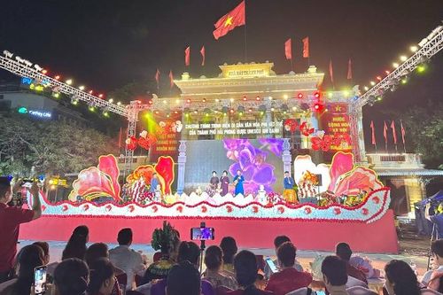 Hải Phòng hỗ trợ thôn, tổ dân phố tổ chức hoạt động mừng 70 năm Ngày giải phóng thành phố