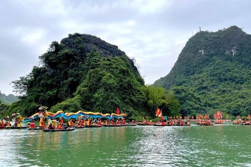 Ninh Bình: Độc đáo Lễ hội Tràng An năm 2025