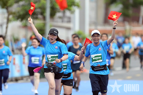 Hơn 2.300 vận động viên tham gia giải half-marathon 'Tự hào Tổ quốc tôi' lần 2
