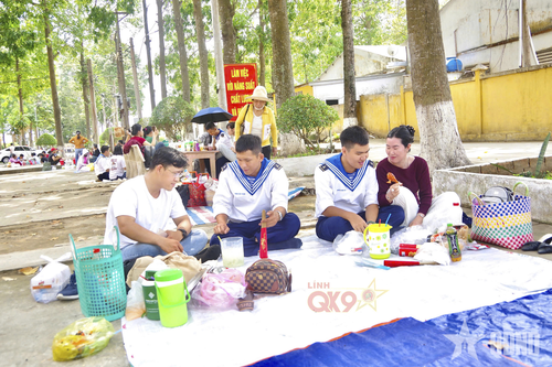 Tình cảm từ hậu phương 'tiếp lửa' cho chiến sĩ mới