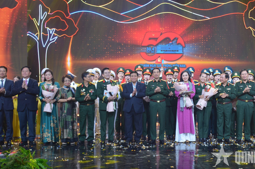 Giao lưu chính luận nghệ thuật 'Nguồn lực để Chiến thắng'