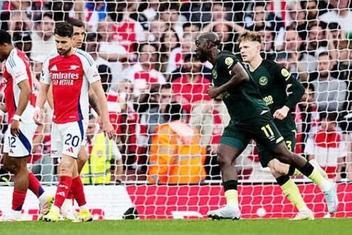Arsenal đầu hàng, Liverpool ung dung tiến gần đến chức vô địch