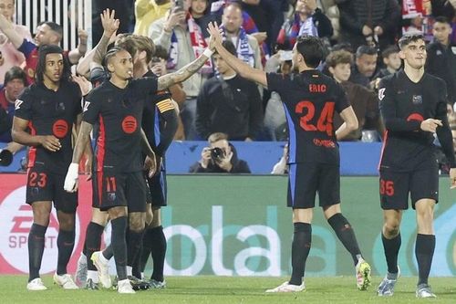 Một bàn phản lưới nhà giúp Barcelona củng cố ngôi đầu