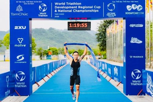 Lâm Quang Nhật bảo vệ thành công vô địch triathlon Việt Nam