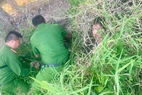 Bắt giữ cặp đôi 'đạo chích' lẩn trốn trong bụi cỏ ở Ninh Thuận