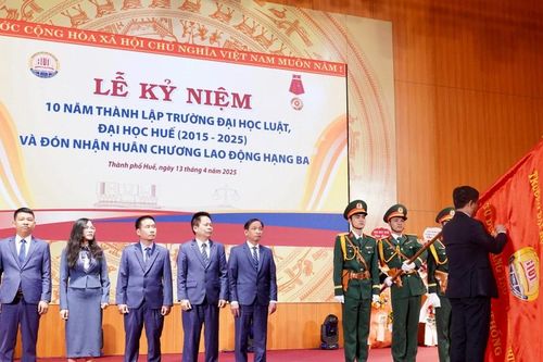 Trường Đại học Luật, Đại học Huế nhận Huân chương Lao động hạng Ba