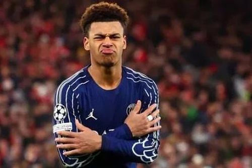 'Neymar mới' sáng cửa gia nhập Man United
