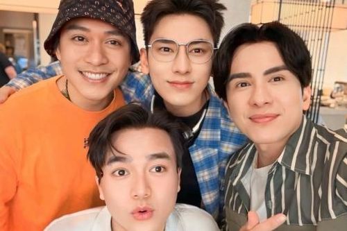 Sao Việt: BTV Hoài Anh đằm thắm tuổi 45, Đăng Khôi được khen điển trai, lịch lãm