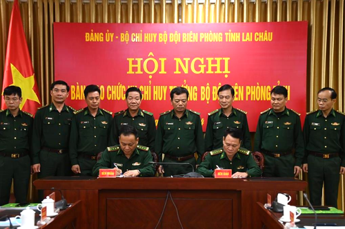 Bàn giao nhiệm vụ Chỉ huy trưởng BĐBP Lai Châu