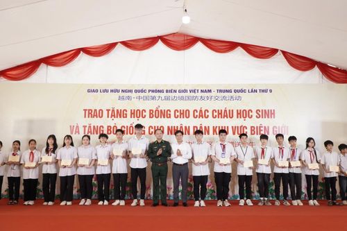 Chung sức chăm lo đời sống cho nhân dân biên giới