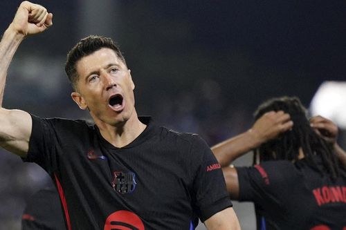 Barca nới rộng khoảng cách với Real trong cuộc đua vô địch La Liga