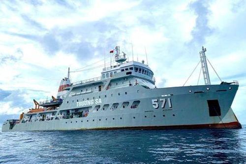 Trường Sa tha thiết, thiêng liêng - Bài 1: 'Kình ngư' trắng trên biển Đông lộng gió