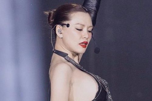 Diva Mỹ Linh và 47 chị đẹp nhào lộn, biểu diễn suốt 5 tiếng