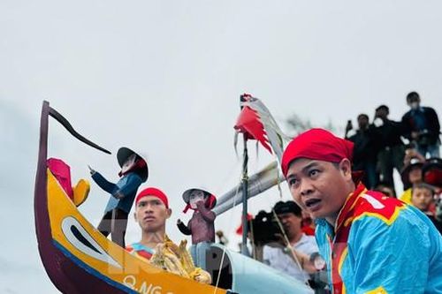 Thiêng liêng Lễ Khao lề thế lính Hoàng Sa