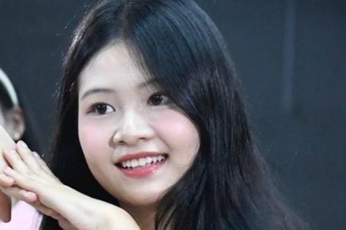 Thí sinh Hoa hậu Việt Nam giỏi bóng rổ, cờ vua