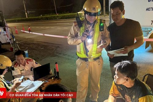 Xuyên đêm xử lý xe vi phạm tốc độ