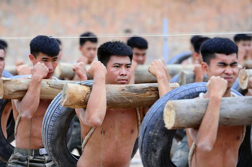 Những bài luyện tập thực chiến khắc nghiệt của cảnh sát chống khủng bố Việt Nam