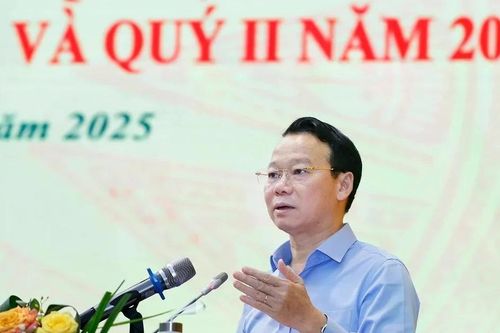 Bộ Nông nghiệp và Môi trường đặt mục tiêu gỡ 'thẻ vàng' IUU trong quý 4/2025