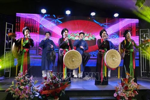 Giữa Berlin vang lên câu quan họ