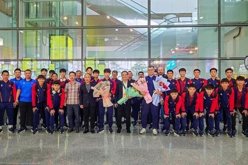 Đội tuyển U17 Việt Nam về nước sau hành trình tại vòng chung kết U17 châu Á 2025