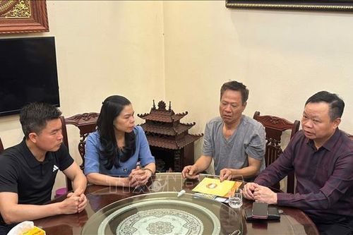 Hà Nội: Thăm hỏi, trao hỗ trợ gia đình nạn nhân trong vụ cháy nhà ở phường Trung Liệt