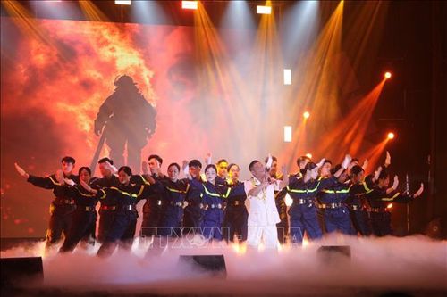 Bế mạc Hội diễn quần chúng Công an nhân dân khu vực III