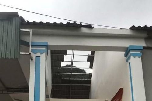 Nghệ An: Mưa lớn, giông lốc khiến nhiều nhà dân bị hư hỏng