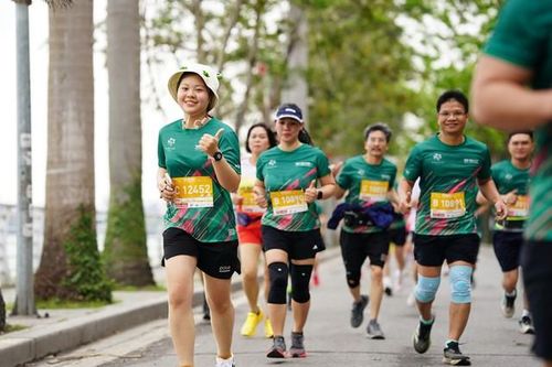 Hơn 12.000 VĐV tham gia giải chạy Tay Ho Half Marathon 2025