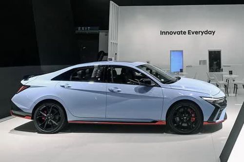 Hyundai Elantra 2025 trình làng: Thêm phiên bản hybrid, thiết kế 'chất', công nghệ xịn, giá từ 479 triệu, tuyên chiến Honda Civic, Toyota Corolla Altis