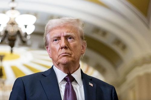 Ông Trump miễn thuế đối ứng cho các sản phẩm công nghệ
