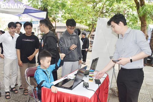 Triển lãm 70 sản phẩm công nghệ của học sinh, sinh viên